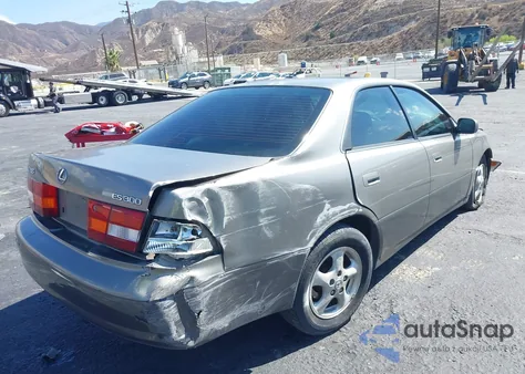1999 Lexus Es 300 from USA, damaged, VIN JT8BF28G5X5062137